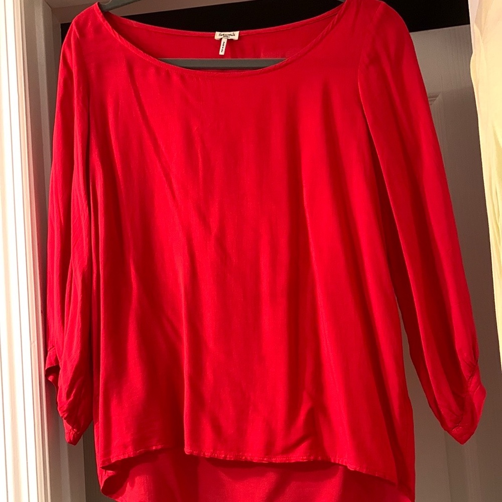 Splendid Red Asymmetrical 3/4 Sleeve Blouse